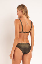 Laad de afbeelding in de Gallery-viewer, Model Back: Rio De Sol Bottom Bottom Radiante-Black Essential-Comfy