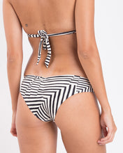 Laad de afbeelding in de Gallery-viewer, Image 05: Rio De Sol Bottom Bottom Collage Mel