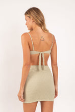 Laad de afbeelding in de Gallery-viewer, Model Back: Rio De Sol Beach Skirt Brisa-Pistache Rubi Skirt