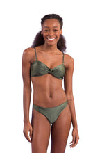 Laad de afbeelding in de Gallery-viewer, Model Front: Rio De Sol Set Set Croco Bandeau-Joy Essential