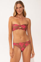 Laad de afbeelding in de Gallery-viewer, Model Front: Wednesday In Hawaii By Rio De Sol Bottom Bottom Pua-Coco-Guava Waikiki