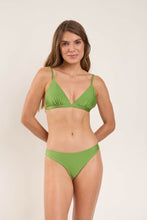Laad de afbeelding in de Gallery-viewer, Model Front: Rio De Sol Top Top Shimmer-Botanica Tri-Fixo