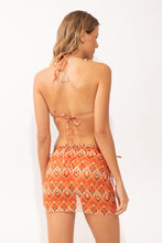 Laad de afbeelding in de Gallery-viewer, Model Back: Rio De Sol Beach Skirt Maracai Mini Skirt Ruched