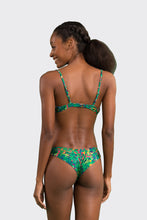 Laad de afbeelding in de Gallery-viewer, Model Back: Rio De Sol Top Top Wilds Balconet