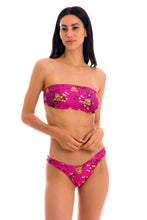 Laad de afbeelding in de Gallery-viewer, Model Front: Rio De Sol Top Top Roar-Pink Bandeau-Reto