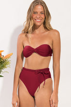 Laad de afbeelding in de Gallery-viewer, Gallery: Rio De Sol Set Set Shimmer-Divino Twist Belted-High-Waist