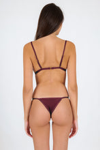 Laad de afbeelding in de Gallery-viewer, Model Back: Rio De Sol Set Set Barolo Tri-Fixo California