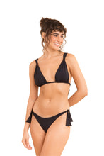 Laad de afbeelding in de Gallery-viewer, Model Front: Rio De Sol Set Set Dots-Black Mel Italy