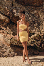 Laad de afbeelding in de Gallery-viewer, Image 05: Rio De Sol Mini Dress Drift-Butterglow Lulu Dress