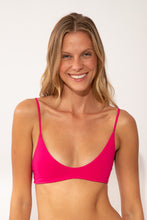 Laad de afbeelding in de Gallery-viewer, Gallery: Wednesday In Hawaii By Rio De Sol Top Top Guava Hana