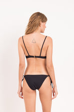 Laad de afbeelding in de Gallery-viewer, Model Back: Rio De Sol Bottom Bottom Dots-Black Ibiza-Comfy