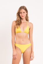Laad de afbeelding in de Gallery-viewer, Model Front: Rio De Sol Bottom Bottom Amarelo Essential-Comfy