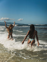 Laad de afbeelding in de Gallery-viewer, Image 07: Wednesday In Hawaii By Rio De Sol Top Top Valley Kauai