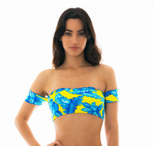 Laad de afbeelding in de Gallery-viewer, Model Front: Rio De Sol Top Top Palmeira Azul Off Shoulder