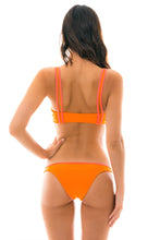 Laad de afbeelding in de Gallery-viewer, Model Back: Rio De Sol Bottom Bottom Duo Orange