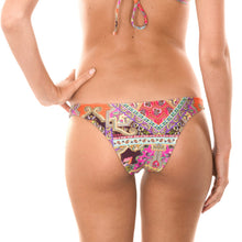 Laad de afbeelding in de Gallery-viewer, Model Back: Rio De Sol Bottom Calcinha Mundomix Cool
