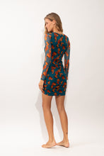 Laad de afbeelding in de Gallery-viewer, Model Back: Rio De Sol Mini Dress Luma Laura Dress