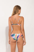 Laad de afbeelding in de Gallery-viewer, Model Back: Rio De Sol Top Top Fresh-Day Balconet
