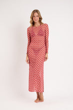 Laad de afbeelding in de Gallery-viewer, Model Front: Rio De Sol Maxi Dresses Floral-Scales Dress Lucy