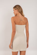 Laad de afbeelding in de Gallery-viewer, Model Back: Rio De Sol Mini Dress Brisa-Offwhite Sara Dress