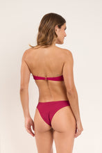 Laad de afbeelding in de Gallery-viewer, Model Back: Rio De Sol Top Top Shimmer-Desejo Bandeau-Joy