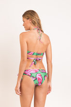 Laad de afbeelding in de Gallery-viewer, Model Back: Rio De Sol Top Top Parrots Kate