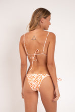 Laad de afbeelding in de Gallery-viewer, Model Back: Rio De Sol Top Top Sahari Lia