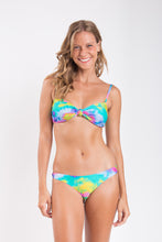 Laad de afbeelding in de Gallery-viewer, Model Front: Rio De Sol Top Top Fusion Bandeau-Joy