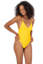 Laad de afbeelding in de Gallery-viewer, Model Front: Rio De Sol One-Piece Sunflower Hype