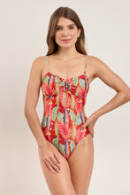 Laad de afbeelding in de Gallery-viewer, Model Front: Rio De Sol One-Piece Sea-Bloom Sara-Op