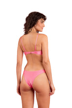 Laad de afbeelding in de Gallery-viewer, Model Back: Rio De Sol Top Top Shimmer-Confetti Bandeau-Joy