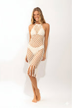 Laad de afbeelding in de Gallery-viewer, Model Front: Rio De Sol Midi Dress Offwhite Serena Dress