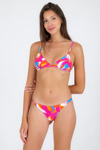 Laad de afbeelding in de Gallery-viewer, Model Front: Rio De Sol Set Set Antelope Tri-Fixo Leblon