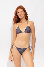 Laad de afbeelding in de Gallery-viewer, Model Front: Rio De Sol Bottom Bottom Coqueiro Frufru