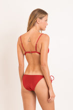 Laad de afbeelding in de Gallery-viewer, Model Back: Rio De Sol Bottom Bottom Shimmer-Liquor Ibiza-Comfy
