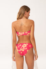 Laad de afbeelding in de Gallery-viewer, Model Back: Wednesday In Hawaii By Rio De Sol Top Top Pua-Guava Lani