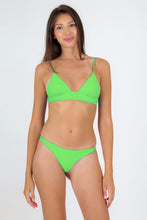 Laad de afbeelding in de Gallery-viewer, Model Front: Rio De Sol Set Set Lemon Tri-Cos Nice-Fio