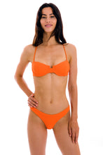 Laad de afbeelding in de Gallery-viewer, Model Front: Rio De Sol Set Set St-Tpz-Tangerina Balconet Essential
