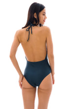 Laad de afbeelding in de Gallery-viewer, Model Back: Rio De Sol One-Piece Shark Transpassado