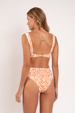 Laad de afbeelding in de Gallery-viewer, Model Back: Rio De Sol Bottom Bottom Sahari Hotpants