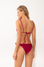 Laad de afbeelding in de Gallery-viewer, Model Back: Rio De Sol Top Top Shimmer-Desejo Lia-Noa