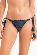 Laad de afbeelding in de Gallery-viewer, Gallery: Rio De Sol Bottom Bottom Shark Frufru-Fio