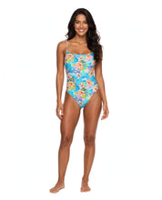 Laad de afbeelding in de Gallery-viewer, Model Front: Rio De Sol One-Piece Maxi Flower Body