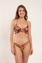 Laad de afbeelding in de Gallery-viewer, Model Front: Rio De Sol Set Set Fiore Kate Essential