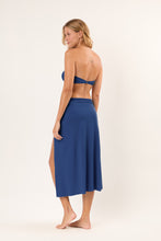 Laad de afbeelding in de Gallery-viewer, Model Back: Rio De Sol Beach Skirt Navy Long-Skirt-Knot