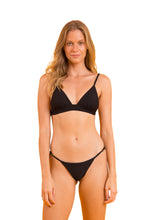 Laad de afbeelding in de Gallery-viewer, Model Front: Rio De Sol Bottom Bottom Bora-Black Cheeky-Fixa