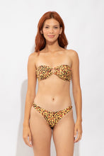 Laad de afbeelding in de Gallery-viewer, Model Front: Rio De Sol Top Top Yellow-Feline Mavi