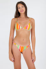 Laad de afbeelding in de Gallery-viewer, Model Front: Rio De Sol Set Set Utah Tri-Fixo Leblon