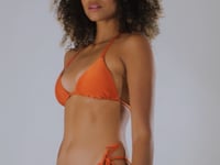 Laad en speel video af in Gallery-viewer, Video: Rio De Sol Top Top Shimmer-Paprica Tri-Inv