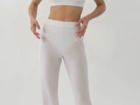 Laad en speel video af in Gallery-viewer, Video: Rio De Sol Beach Trousers Memphis-White Pants Lana
